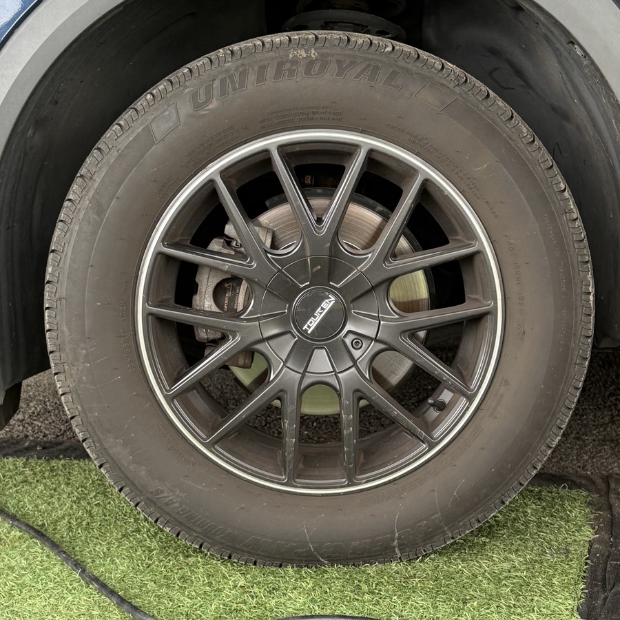 Same wheel before the detail - covered in brake dust